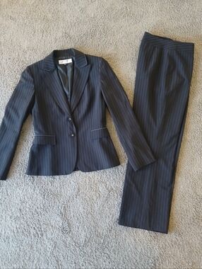 Tahari ASL Black & Pink Tailored 2 Pc Pinstripe Suit Blazer Jacket & Pants Set